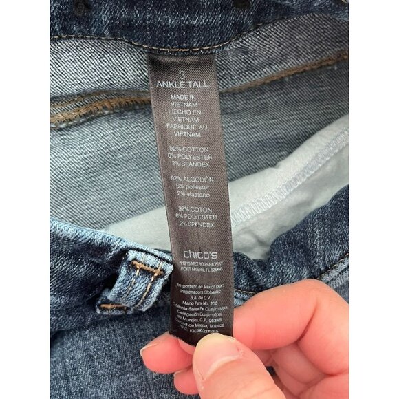EUC Chico's Women's So Slimming Girlfriend Ankle Jeans  Tall - Picture 4 of 4